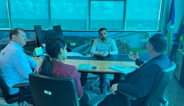 Deputado Pedro Fernandes apresenta demandas das estradas ao DER