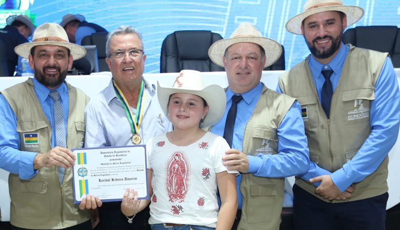 Deputado Pedro Fernandes honra Lorival Amorim com Medalha do Mérito Legislativo em Rondônia