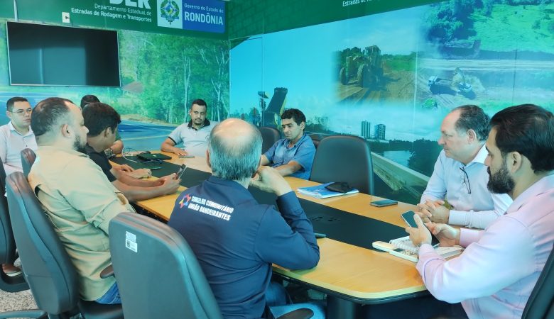 Pedro Fernandes acompanha moradores ao DER e solicita recuperação da Linha-101 em União Bandeirantes