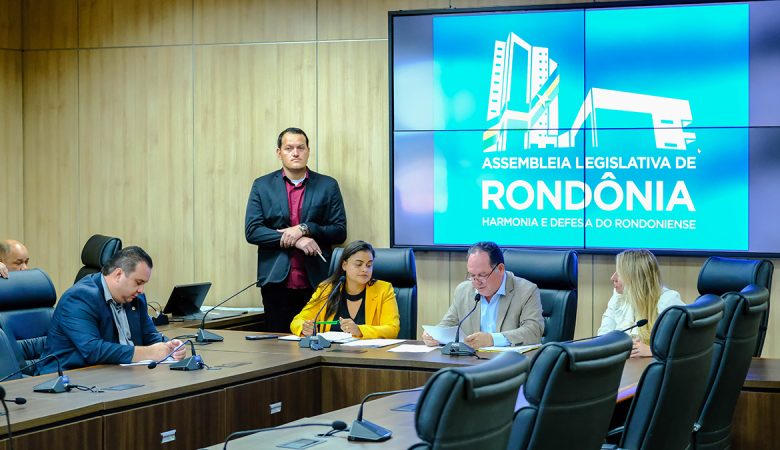 Aprovado parecer do deputado Pedro Fernandes de projeto de lei que prevê drones para aplicação de produtos em lavouras de RO