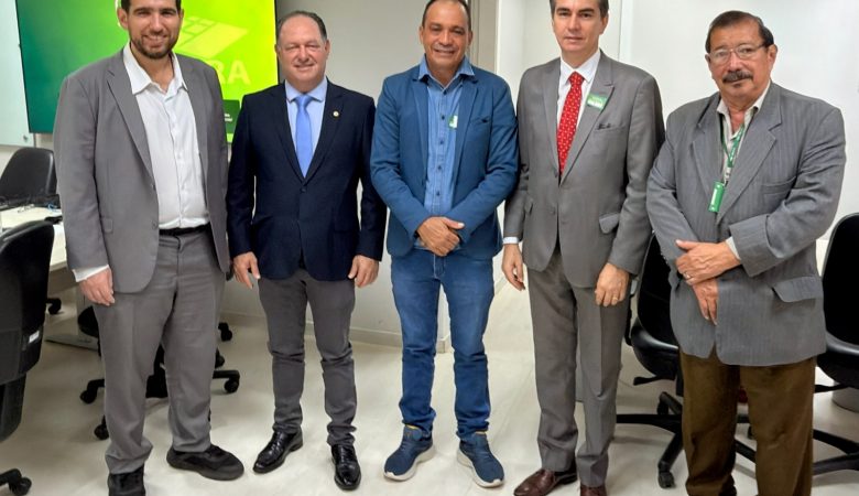 Deputado estadual Pedro Fernandes articula avanços na regularização fundiária do Vale do Jamari em reunião no INCRA, em Brasília