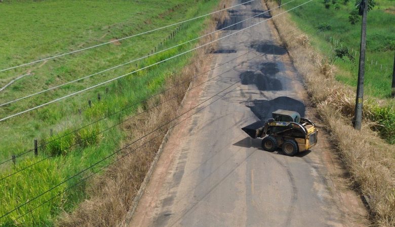 Trecho da RO-140 entre BR-364 e Cacaulândia recebe manutenção após indicação do deputado Pedro Fernandes