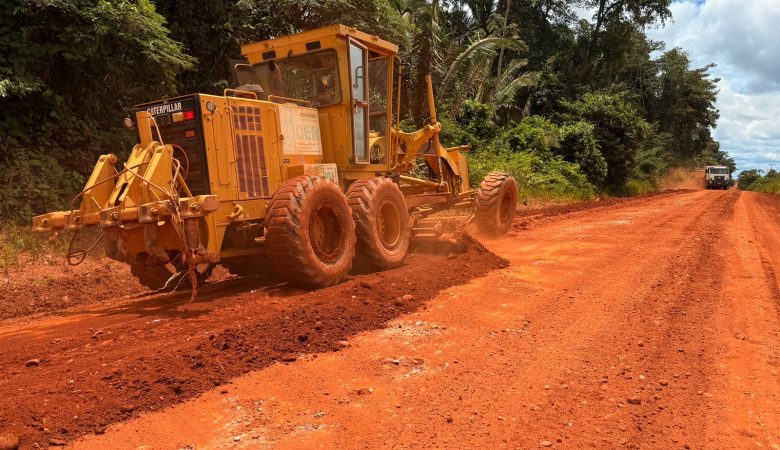 Após solicitação do deputado Pedro Fernandes e da comunidade, DER realiza manutenção na RO-101 em União Bandeirantes