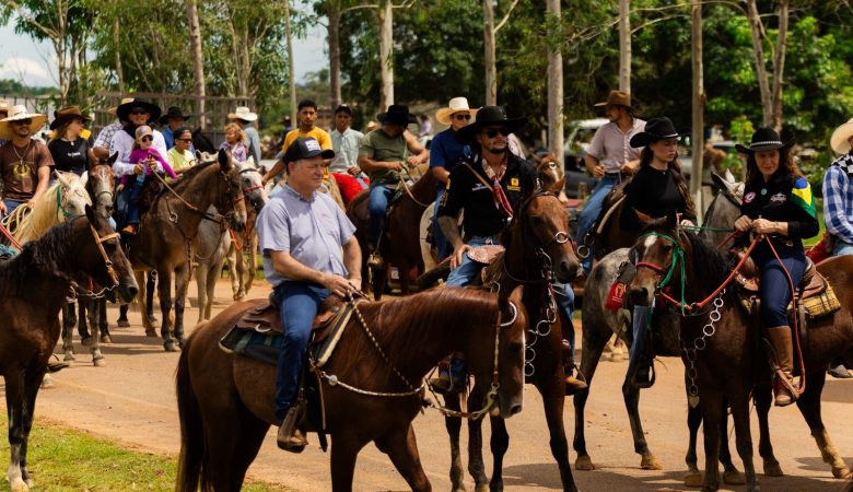 Deputado Pedro Fernandes participa da cavalgada da Exporic e destaca força da tradição e cultura regional em Rio Crespo