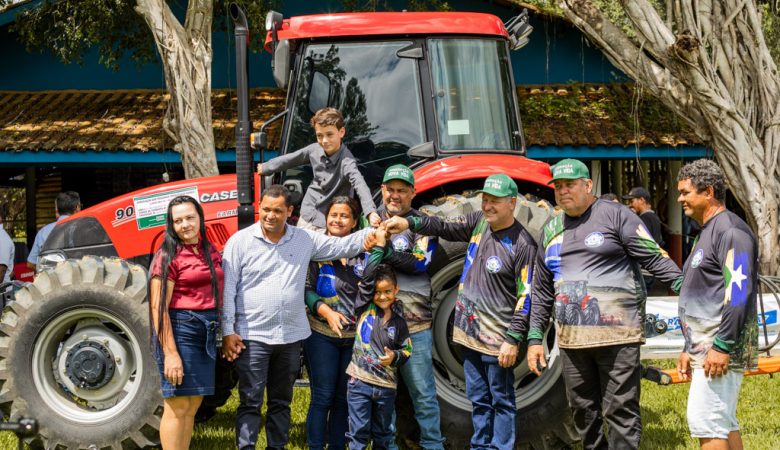 Fotos – Entrega de equipamentos na Associação Nova Vida em Machadinho