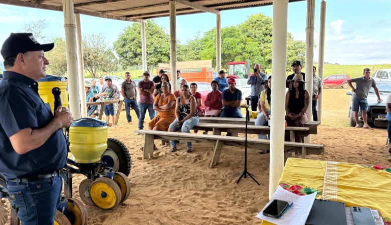 Associação Sol Nascente de Campo Novo recebe implementos agrícolas com recurso do deputado Pedro Fernandes