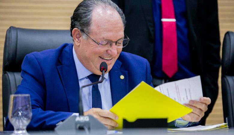 Deputado Pedro Fernandes celebra destaque da educação de Cujubim em premiação estadual  