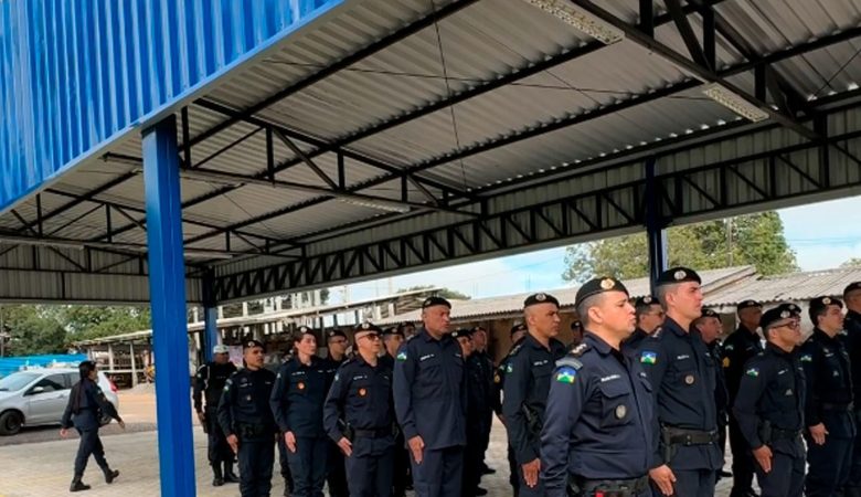 Deputado Pedro Fernandes celebra inauguração da garagem coberta do 7º Batalhão da Polícia Militar em Ariquemes