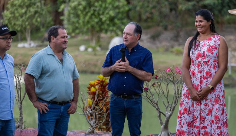 FOTOS NA COMUNIDADE LAMARQUINHA