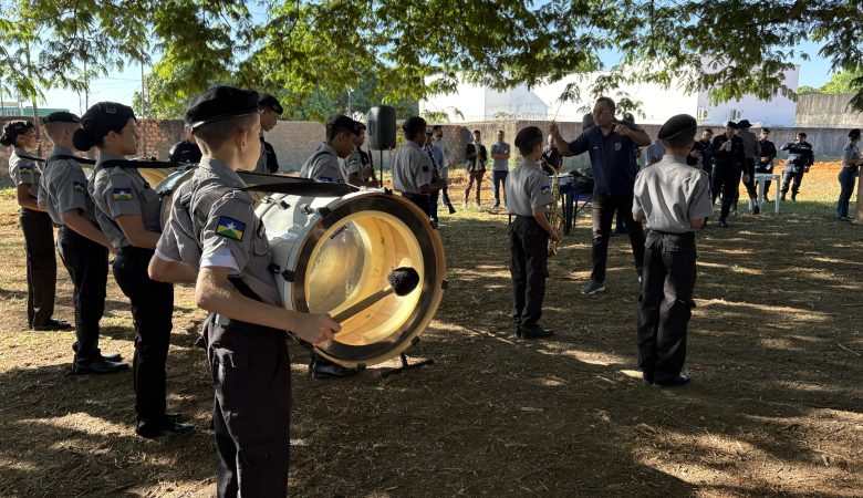 Polícia Militar Mirim de Ariquemes recebe novos instrumentos musicais com recurso destinado pelo deputado Pedro Fernandes  